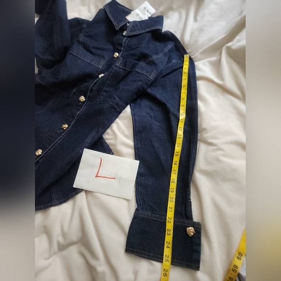 H&M defined-Waist Denim Shirt Gold Buttons- Dark Denim Blue BNWT - Picture 12 of 16